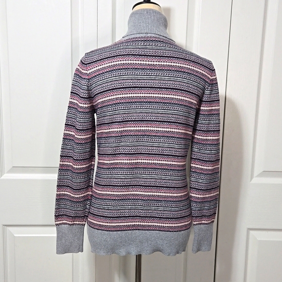 L.L.Bean signature Sweater. Women's Medium. Grey, pink stripped. Size M - Picture 5 of 9
